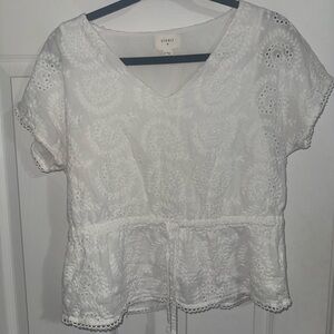 Everly Womens White Eyelet Lace Peplum Top V-Neck Short Sleeve Drawstring Medium